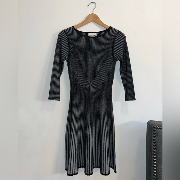 Beautiful holiday dress, NEW - Picture 1 of 4